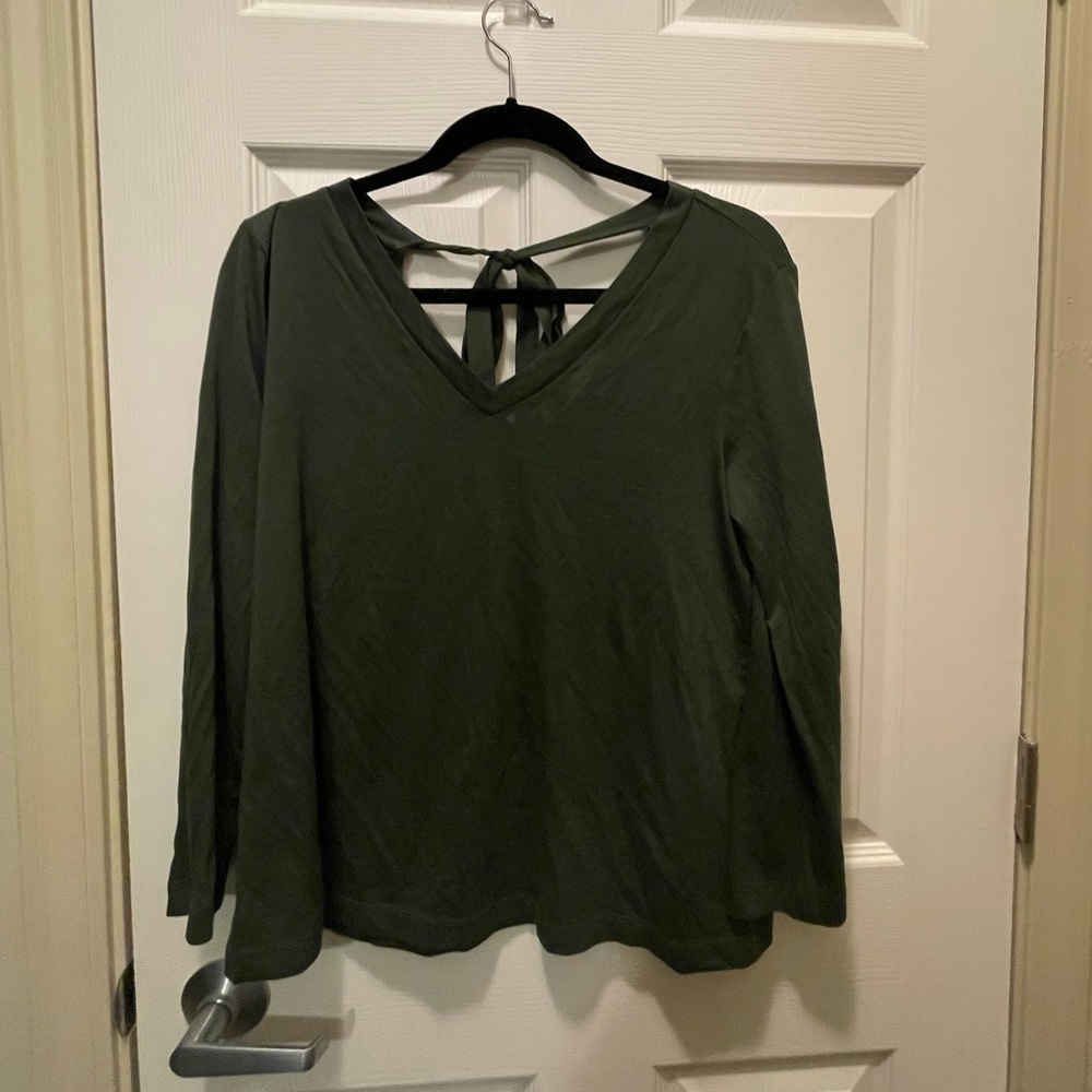 Loft long sleeve tied back olive green top